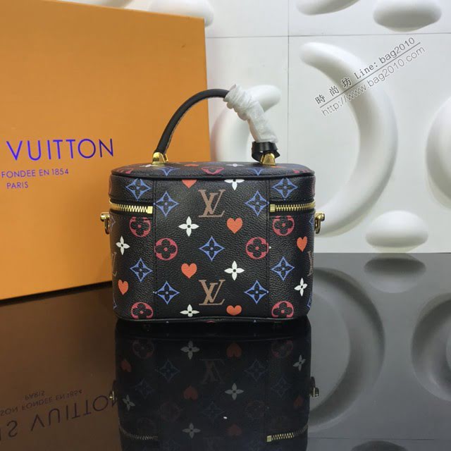 LV包包 LV新款女包 M45165 2020秋冬新款化妝包 Nice化妝包 LV鏈條手提肩背包  ydh3765